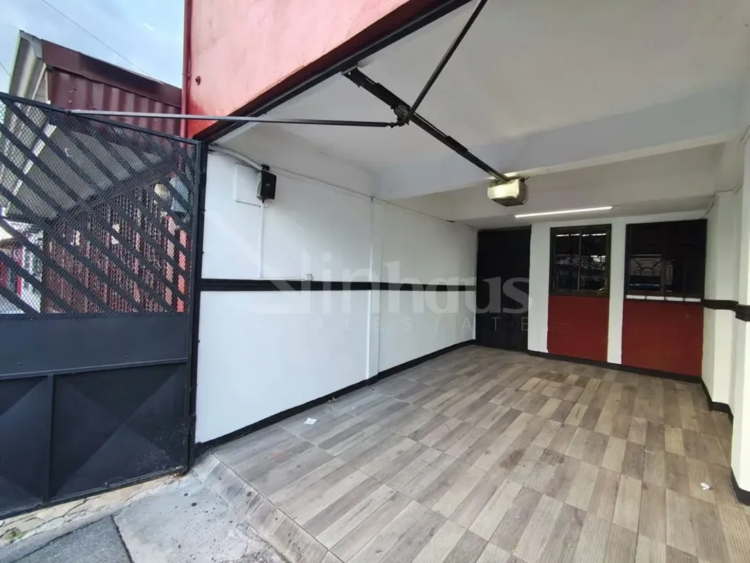 House for sale in the heart of Guadalupe, a few blocks from the Coyella Fonseca Stadium, the firemen, the park and the enclosure where the farmer's fair is held. The house is located in ..., photo 3