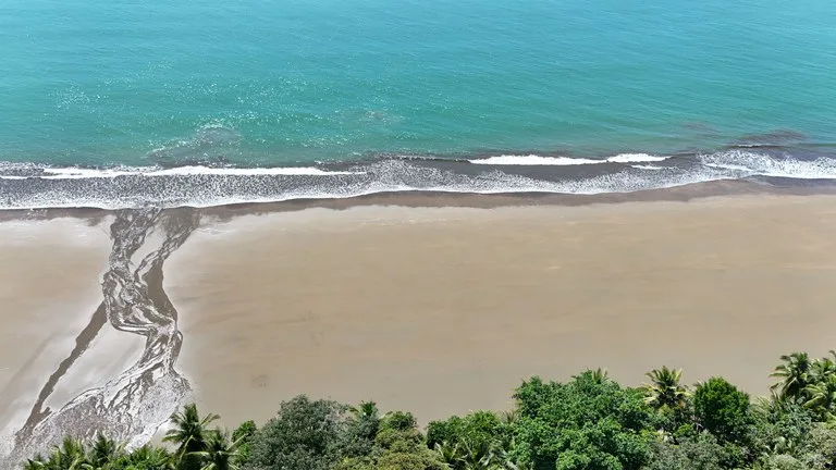 Private Beach Community | 1,708 m² Build-Ready Lot in Ballena, photo 2