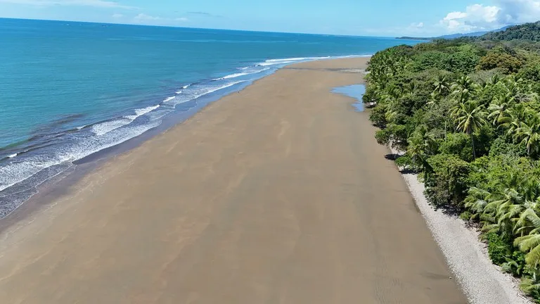 Private Beach Community | 1,708 m² Build-Ready Lot in Ballena, photo 3