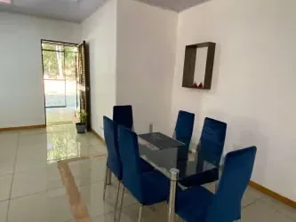 MA Asesoría vende hermosa casa recién remodelada, con amplios espacios, tres habitaciones y dos baños en el corazón del Pacífico costarricense.