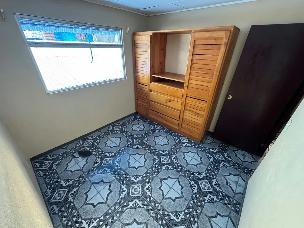 Venta de propiedad con dos casas en Aserrí. La primer casas cuenta con 2 habitaciones, sala-comedor y cocina integrados, 1 baño, cochera para 1 carro, cuarto de pilas. La casa de al ..., photo 12