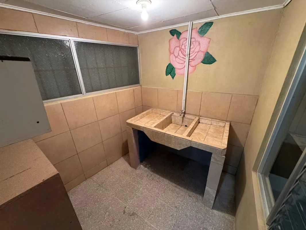 Venta de propiedad con dos casas en Aserrí. La primer casas cuenta con 2 habitaciones, sala-comedor y cocina integrados, 1 baño, cochera para 1 carro, cuarto de pilas. La casa de al ..., photo 14