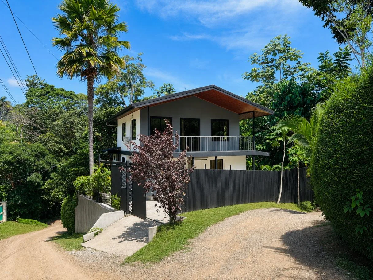 Tropical 4-Bedroom Retreat with Private Pool in Playa Hermosa
