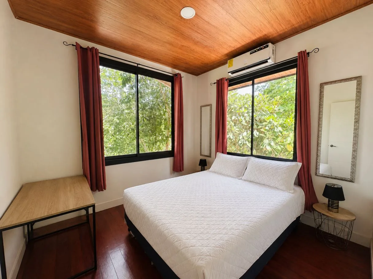 Tropical 4-Bedroom Retreat with Private Pool in Playa Hermosa, photo 11
