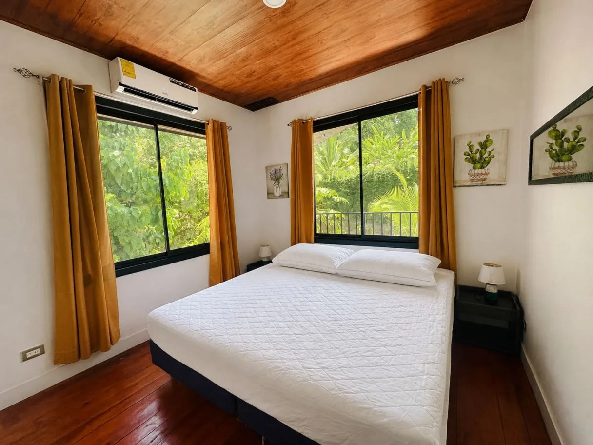 Tropical 4-Bedroom Retreat with Private Pool in Playa Hermosa, photo 12