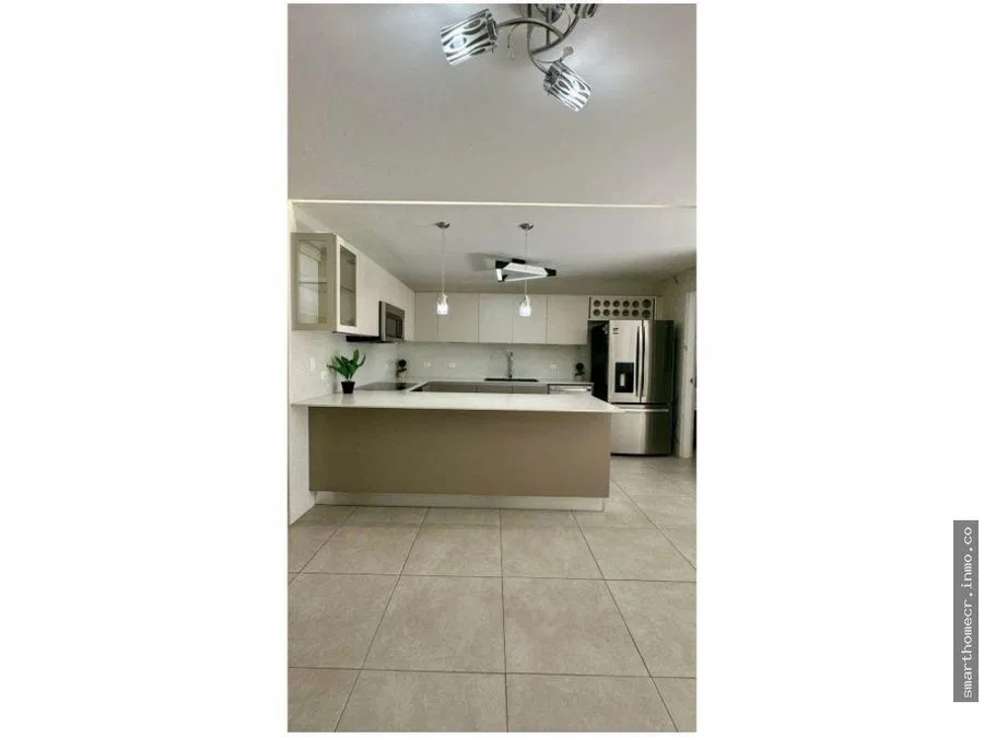 ALQUILER DE CASA EN CONDOMINIO EN GUACHIPELÍN, ESCAZÚ*