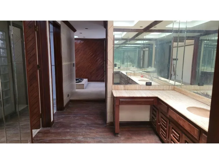 Alquilo muy linda y amplia casa para uso residencial y comercial en la zona de Boulevard de Rohrmoser, cerca de Plaza Mayor con finos acabados. Amplia propiedad esquinera, con excelente ..., photo 14