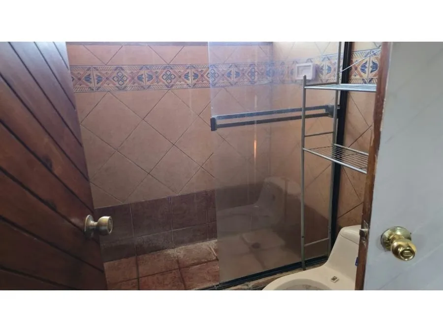 Alquilo muy linda y amplia casa para uso residencial y comercial en la zona de Boulevard de Rohrmoser, cerca de Plaza Mayor con finos acabados. Amplia propiedad esquinera, con excelente ..., photo 16