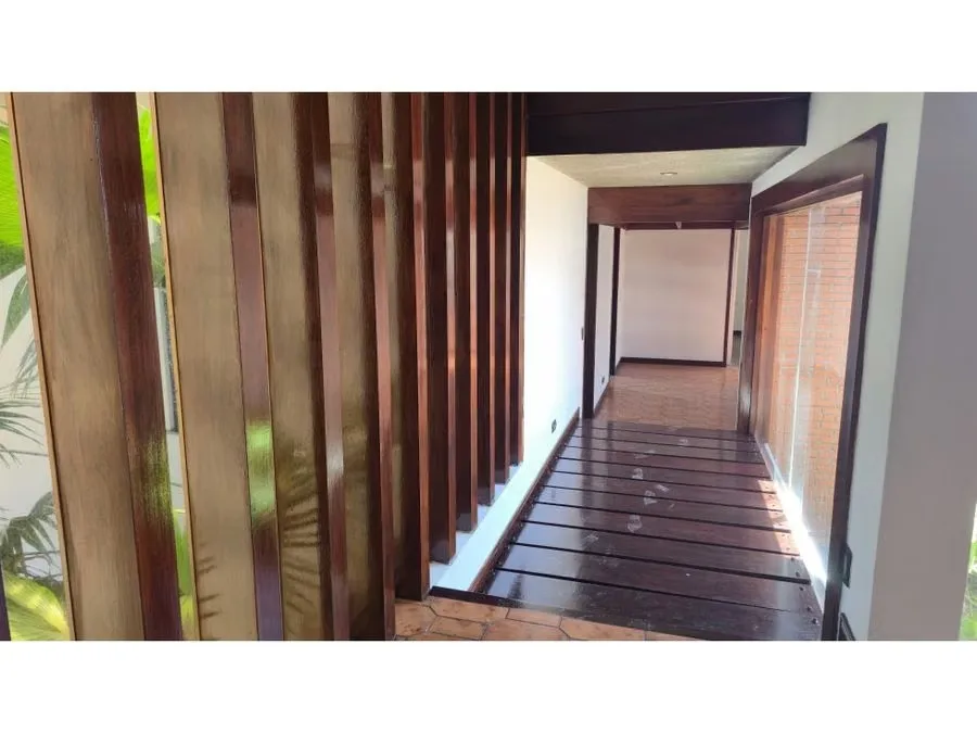 Alquilo muy linda y amplia casa para uso residencial y comercial en la zona de Boulevard de Rohrmoser, cerca de Plaza Mayor con finos acabados. Amplia propiedad esquinera, con excelente ..., photo 6