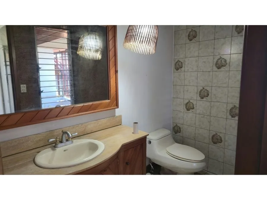 Alquilo muy linda y amplia casa para uso residencial y comercial en la zona de Boulevard de Rohrmoser, cerca de Plaza Mayor con finos acabados. Amplia propiedad esquinera, con excelente ..., photo 8