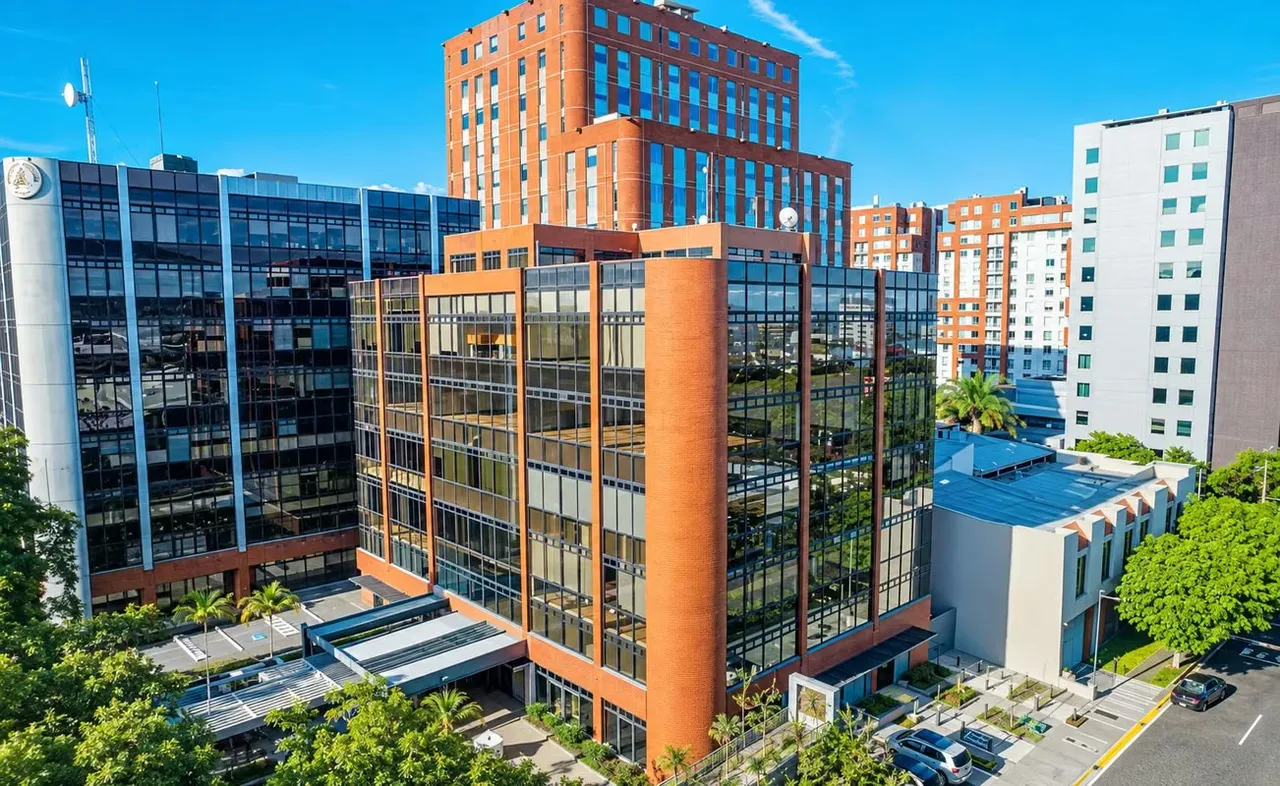 The San José business market is constantly evolving into environments that prioritize efficiency and institutional presence. In this context, the rental of offices in Barrio Don Bosco ...