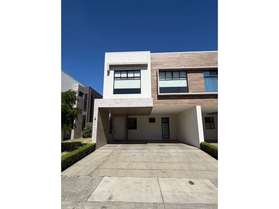 Casa en Venta en Lindora - Santa Ana.