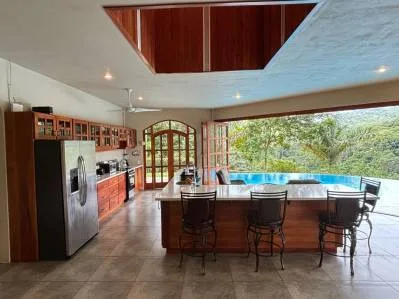 Casa santuario de 3 habitaciones junto al río con majestuosa piscina con vista a la montaña, photo 2