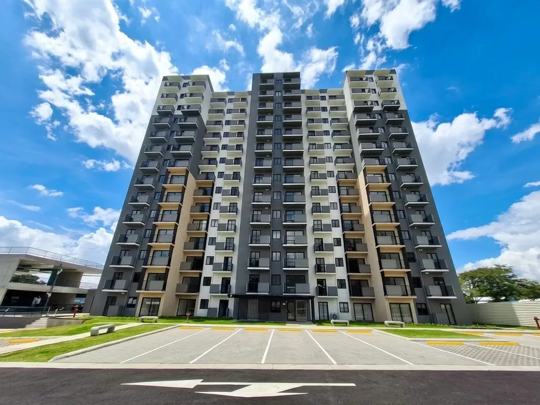 Vive con el confort, la elegancia y la vista panorámica que mereces. Este exclusivo apartamento totalmente nuevo para estrenar cuenta con acabados de primera y está listo para ...