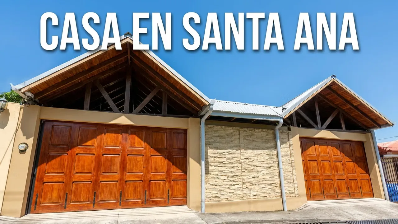House for Sale in Santa Ana – Spacious Layout and Prime Location