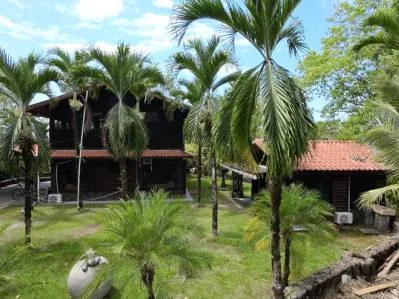 Finca de renta de múltiples viviendas cerca del Parque Nacional Marino Ballena