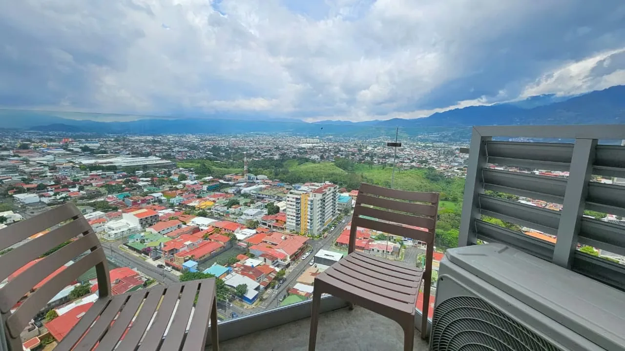 Apartamento completamente amueblado en Secret Sabana, ubicado en piso 27 y listo para mudarse.