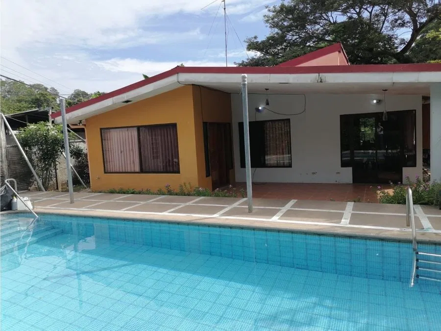 Venta de casa Playa Tivives, Puntarenas