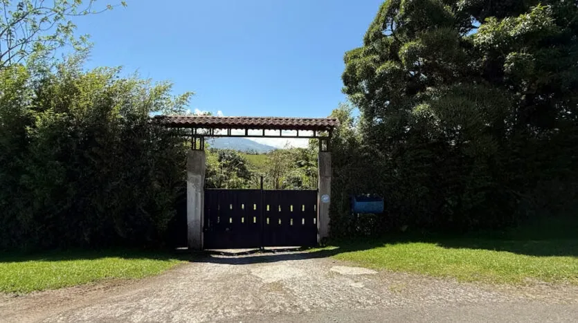 Stunning Mountain Estate for Sale with 3 Private Cabins, photo 12