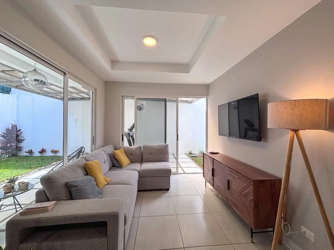 Descubre esta hermosa casa esquinera de estilo contemporáneo, ubicada en un condominio exclusivo con amenidades de primer nivel. Una oportunidad perfecta para quienes buscan ..., photo 8
