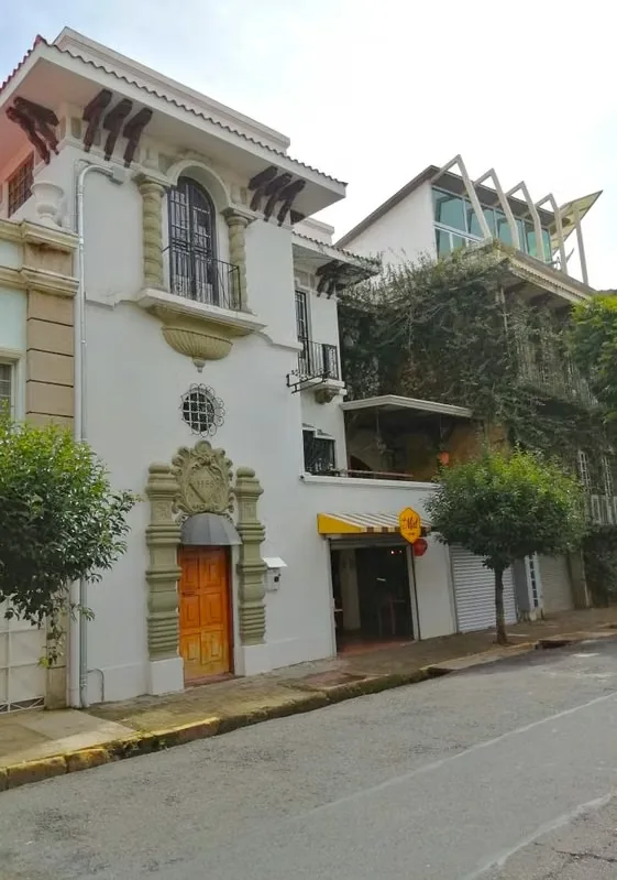 Se alquila céntrico y original espacio para: oficina, estudio fotográfico, taller de arte, consultorio, etc en edificio boutique en Barrio Amón con perfecta ubicación!!, photo 2