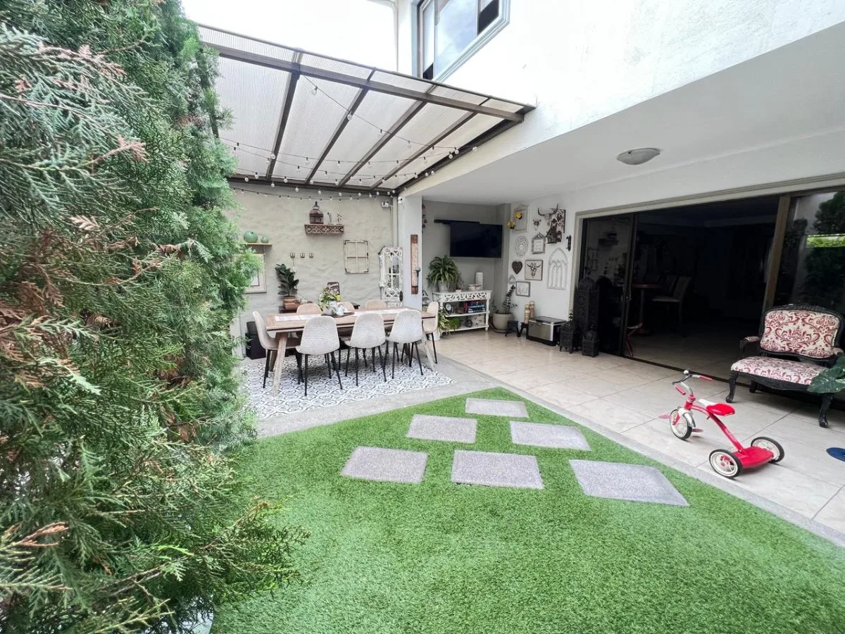 🏠 Casa Independiente en Venta en Santa Ana Centro | 4 Habitaciones | 280 m²🏠 - Venta en Santa Ana