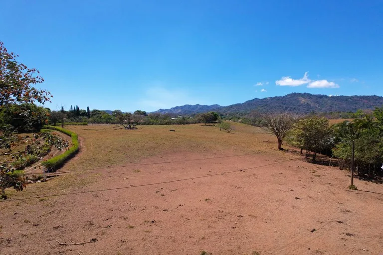 Exceptional Property for Sale Ideal for Investment in Atenas, photo 9