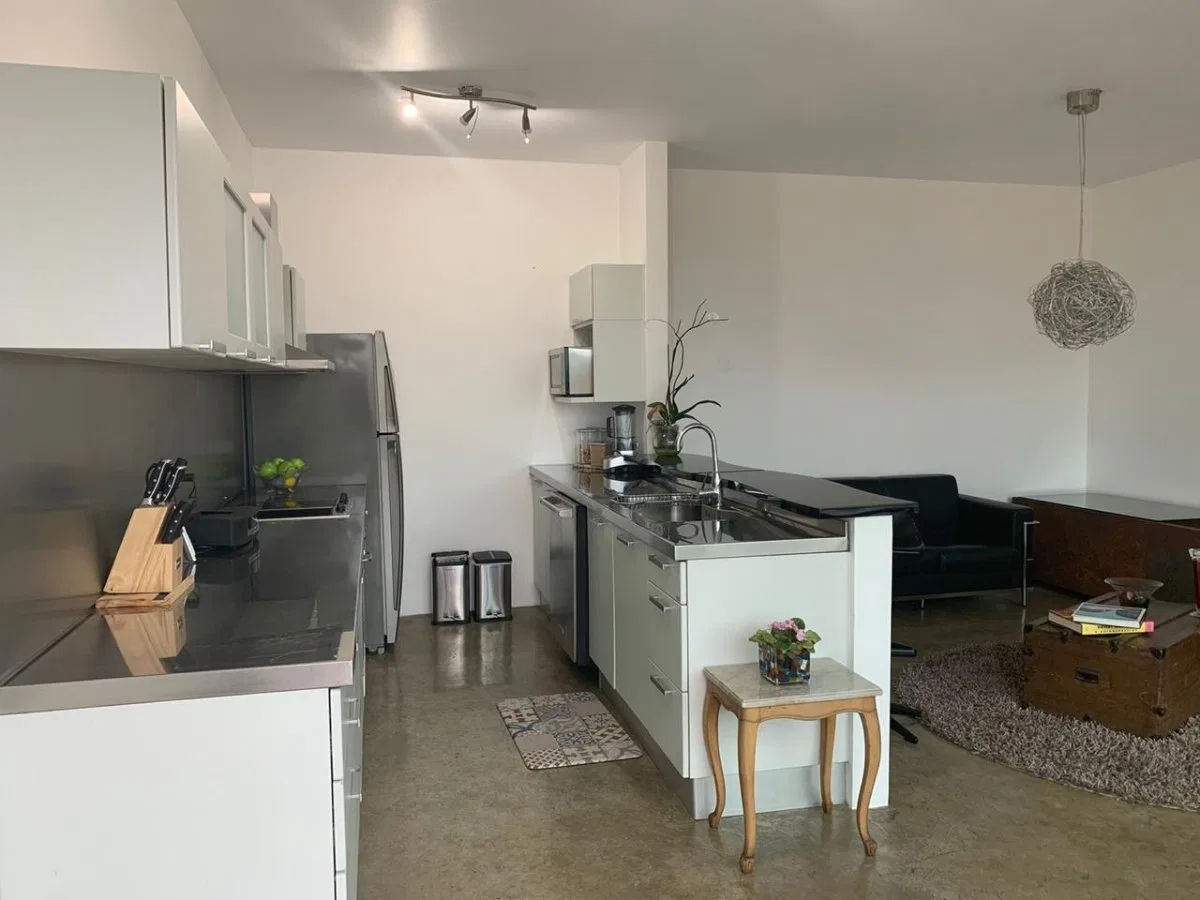 Venta | Loft de 3 niveles con azotea y contrato de alquiler vigente en Escazú #26-560 GS - Venta en Escazú