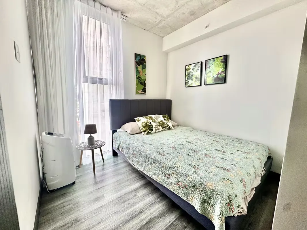 ALQUILER AMUEBLADO EN SABANA DE 2 HABITACIONES Y 2 BAÑOS CON PARQUEO