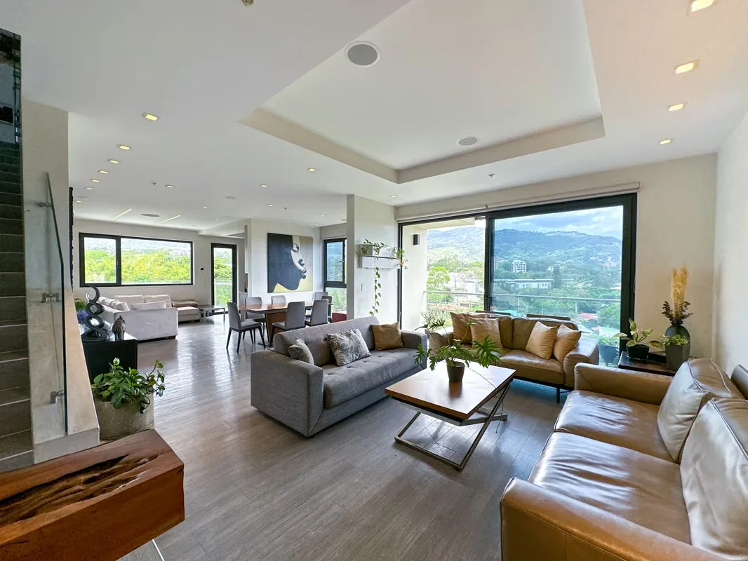 Field area: 307mts2 (contemplating 3 parks + 1 external ...