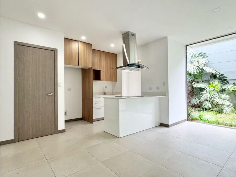 Moderna casa con jardín • Pet friendly