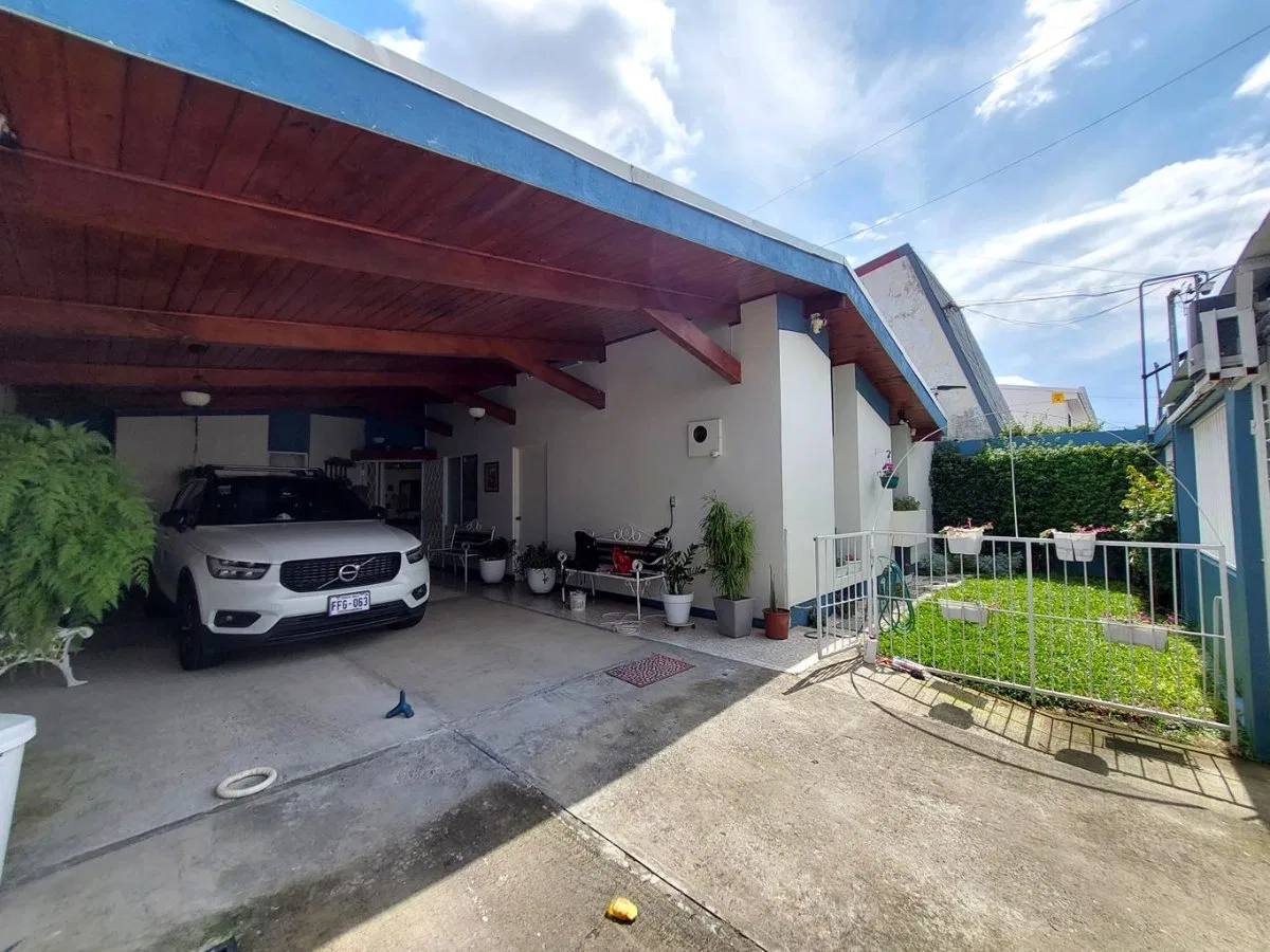Se vende casa en Rohrmoser San José 25-139 - Venta en San José