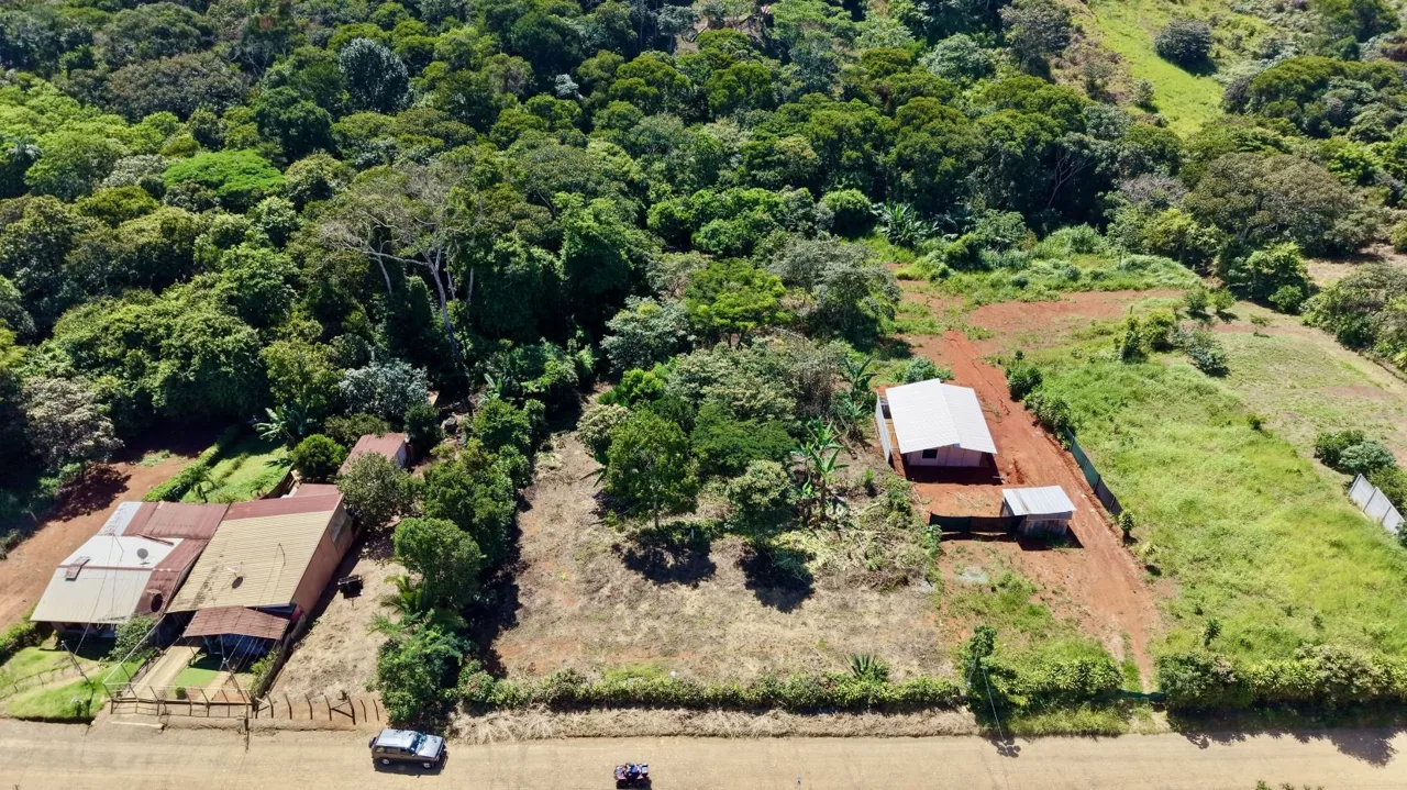 Lot for Sale in Perez Zeledon: Spacious Land with Views and Free House Design in Juan Pablo II