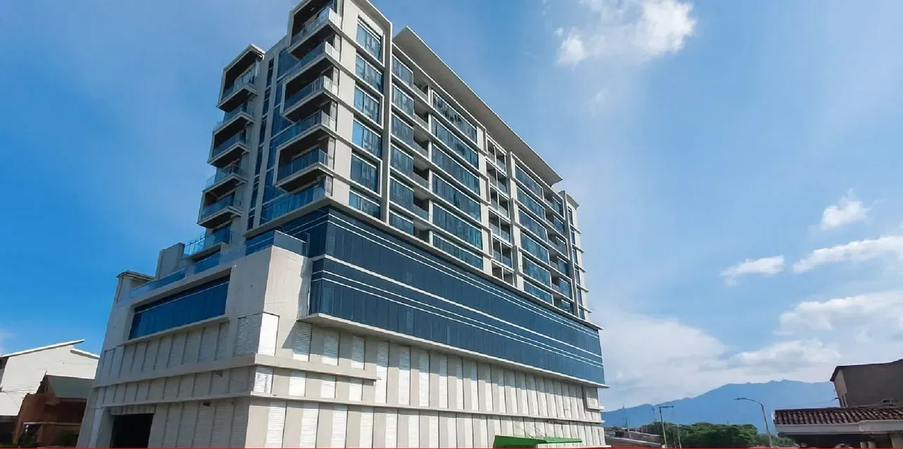 Viví en el piso 7 de Torre Las Loras y disfrutá de una vista panorámica espectacular, un diseño moderno y una ubicación estratégica en una de las zonas de mayor plusvalía del ...