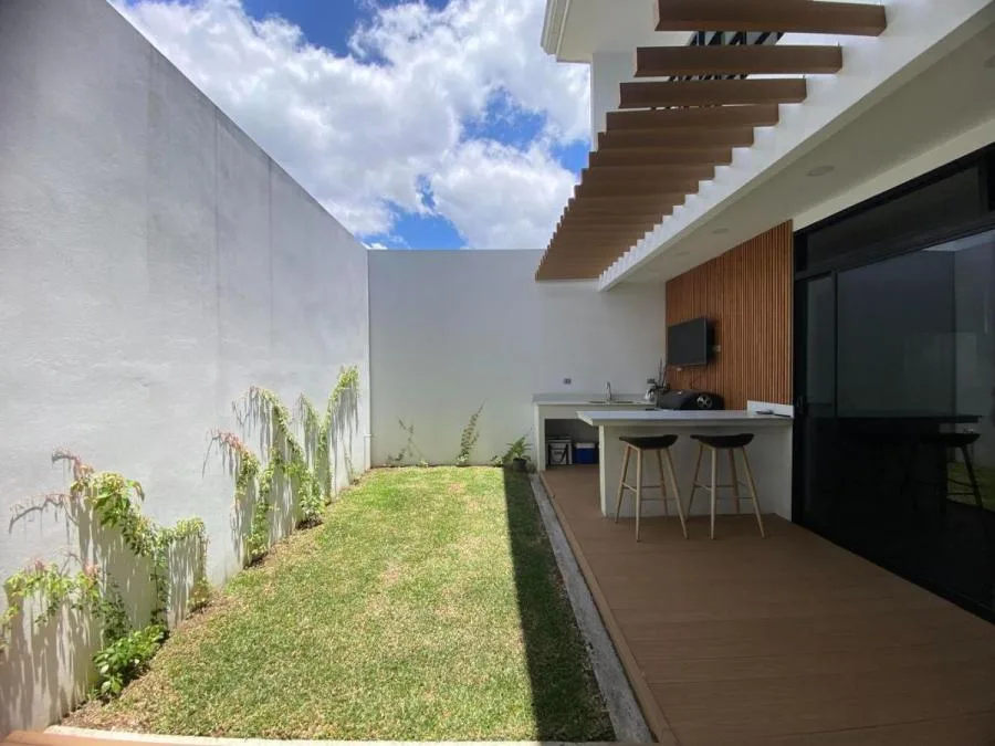 Casa moderna de lujo con jardín y parrillera en condominio #26-522 GS - Venta en Escazú, photo 11