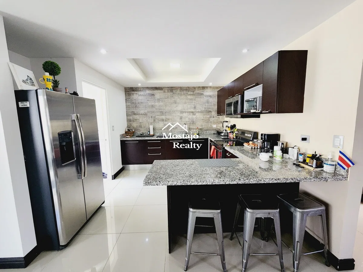 Casa en Venta en Condominio Río Palma, Escazú