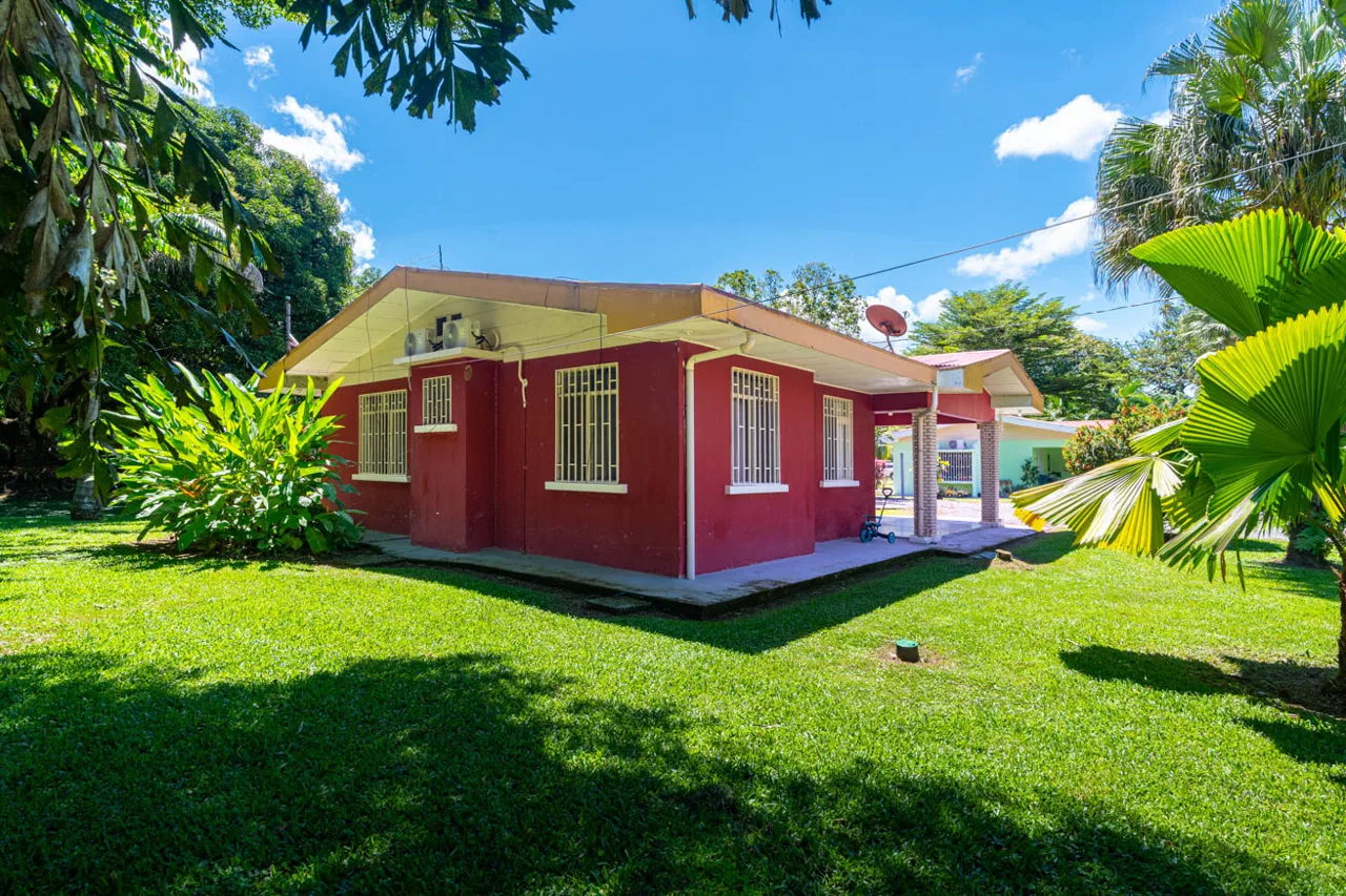 POTENTIAL COMMERCIAL PROPERTY WITH MULTIPLE HOMES NEXT TO AIRPORT IN PALMAR SUR, photo 21