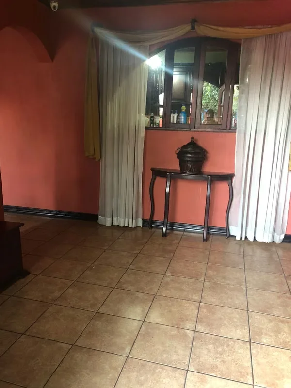 Se vende casa en San Fco de Dos Ríos, con uso de suelo mixto., photo 2