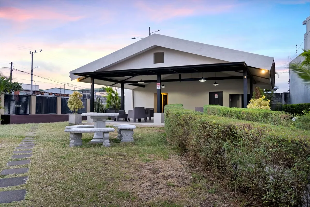 Esta vivienda de diseño contemporáneo y reciente construcción se encuentra en un estado de mantenimiento excelente, situada en una zona de alta plusvalía dentro del Condominio ..., photo 14