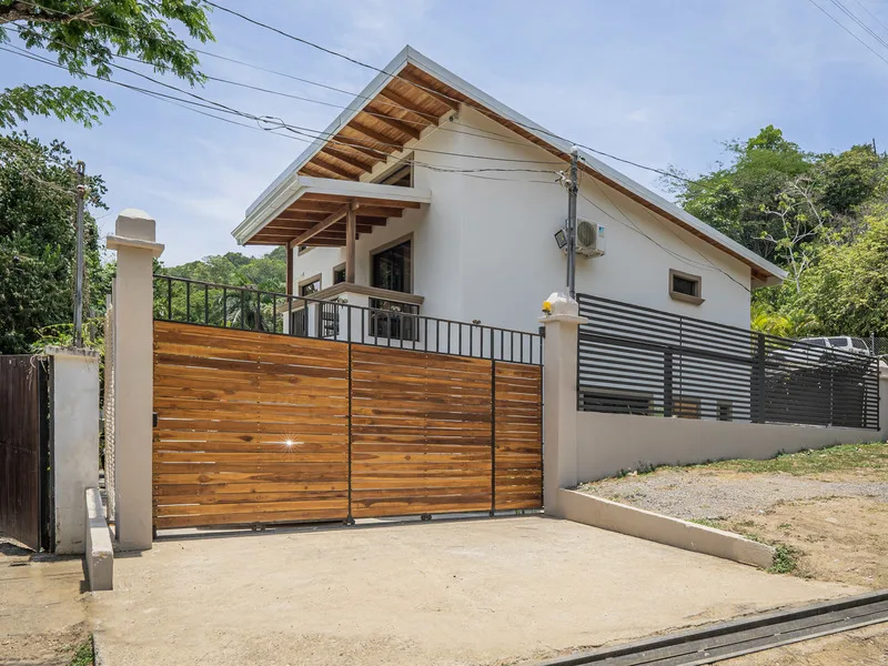 4 Bed Single Family Homes For Sale in Playa Hermosa, photo 2