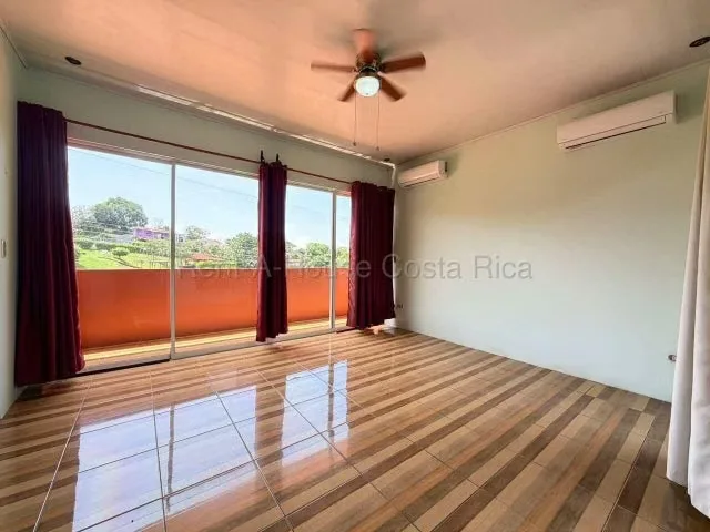 RAH 27-886 En Condominio! Puente Piedra Grecia | Lote 302.44m² | Const 220m² | 2 Niveles | 4 Cocheras + Terraza Central, photo 7
