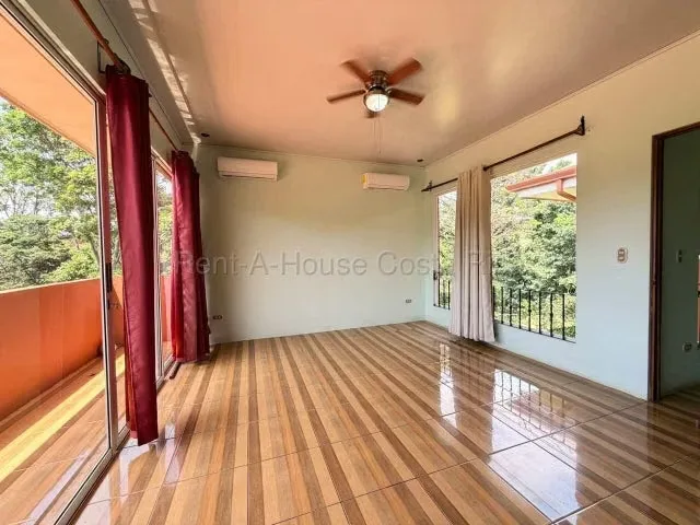 RAH 27-886 En Condominio! Puente Piedra Grecia | Lote 302.44m² | Const 220m² | 2 Niveles | 4 Cocheras + Terraza Central, photo 8