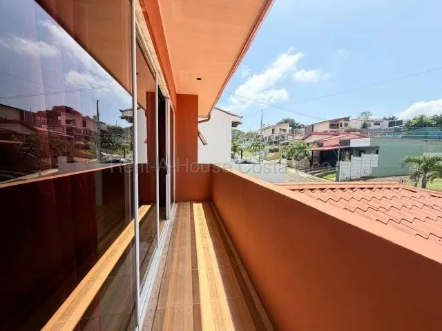 RAH 27-886 En Condominio! Puente Piedra Grecia | Lote 302.44m² | Const 220m² | 2 Niveles | 4 Cocheras + Terraza Central, photo 9