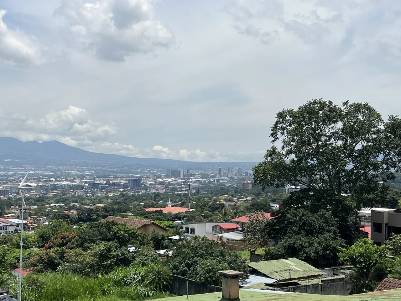 Sale, Spacious Corner Unit Apartment, 3B, 2.5B, 2P With Great Views, in Escazu