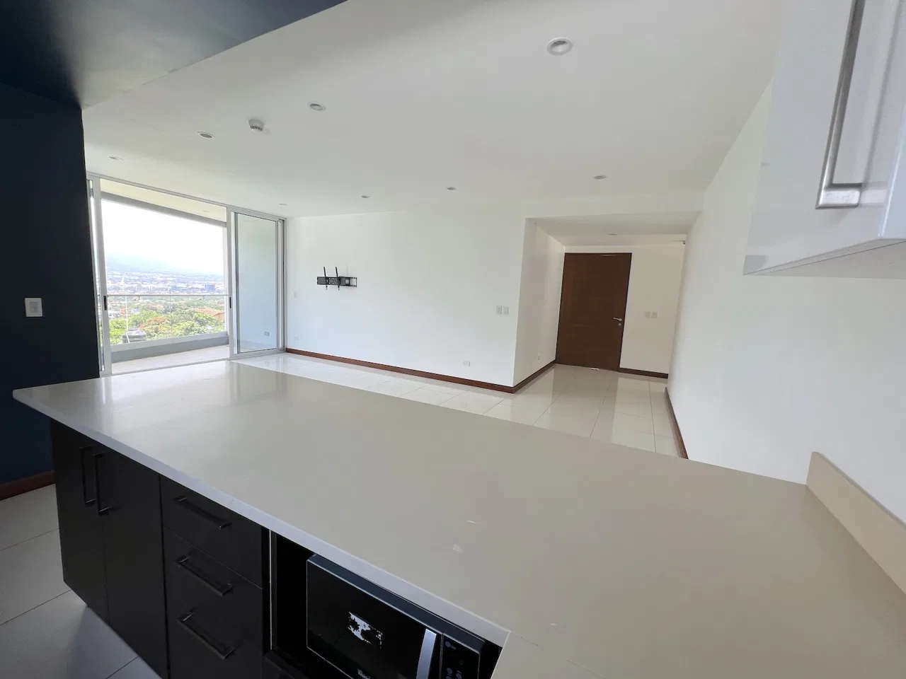 Sale, Spacious Corner Unit Apartment, 3B, 2.5B, 2P With Great Views, in Escazu, photo 11