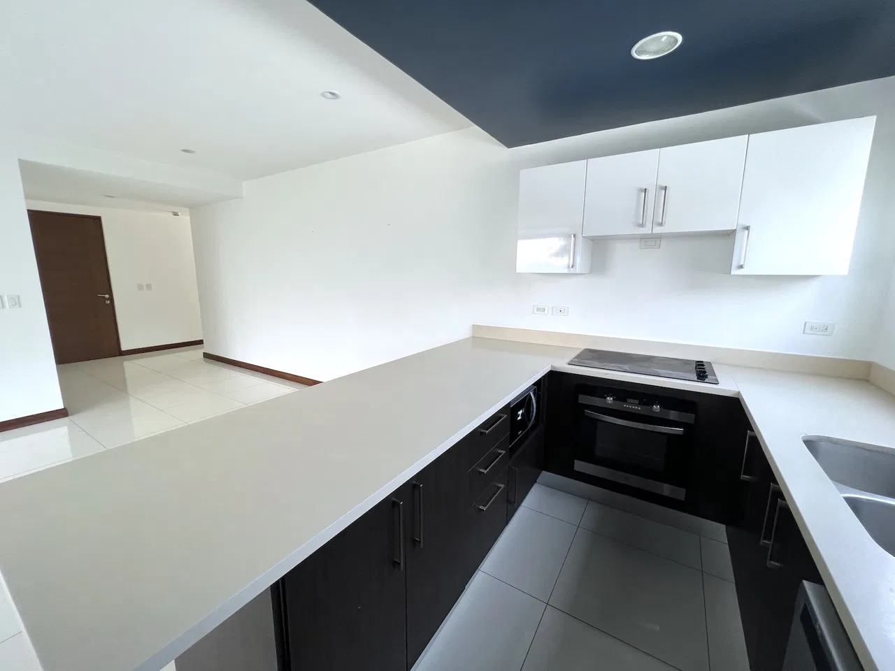 Sale, Spacious Corner Unit Apartment, 3B, 2.5B, 2P With Great Views, in Escazu, photo 12