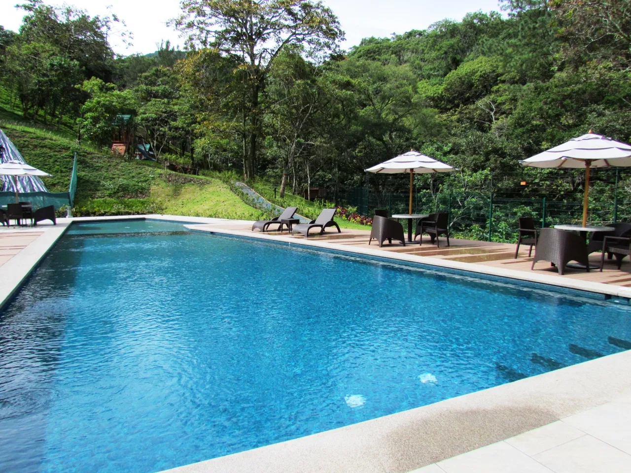 Sale, Spacious Corner Unit Apartment, 3B, 2.5B, 2P With Great Views, in Escazu, photo 3