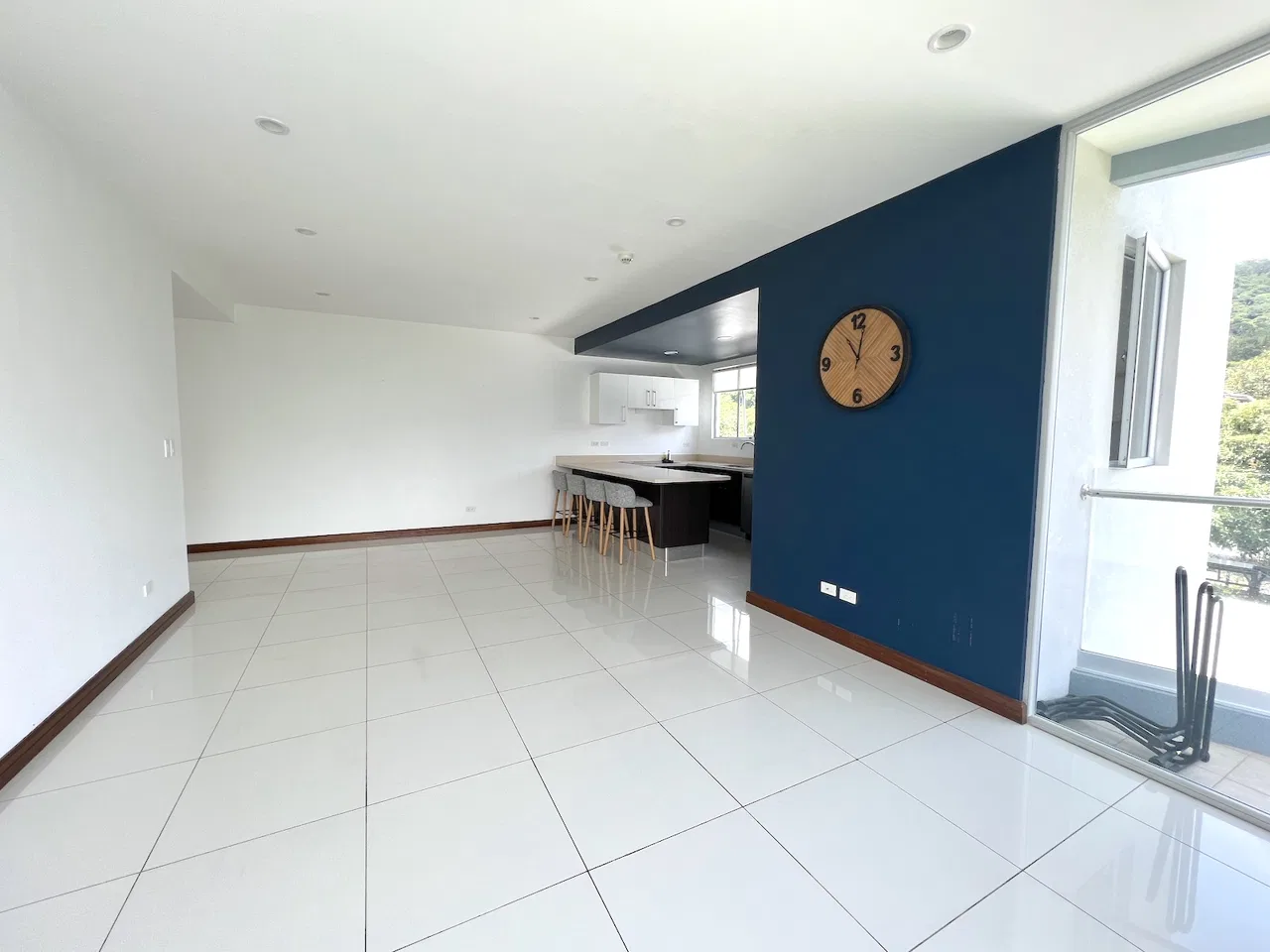 Sale, Spacious Corner Unit Apartment, 3B, 2.5B, 2P With Great Views, in Escazu, photo 6