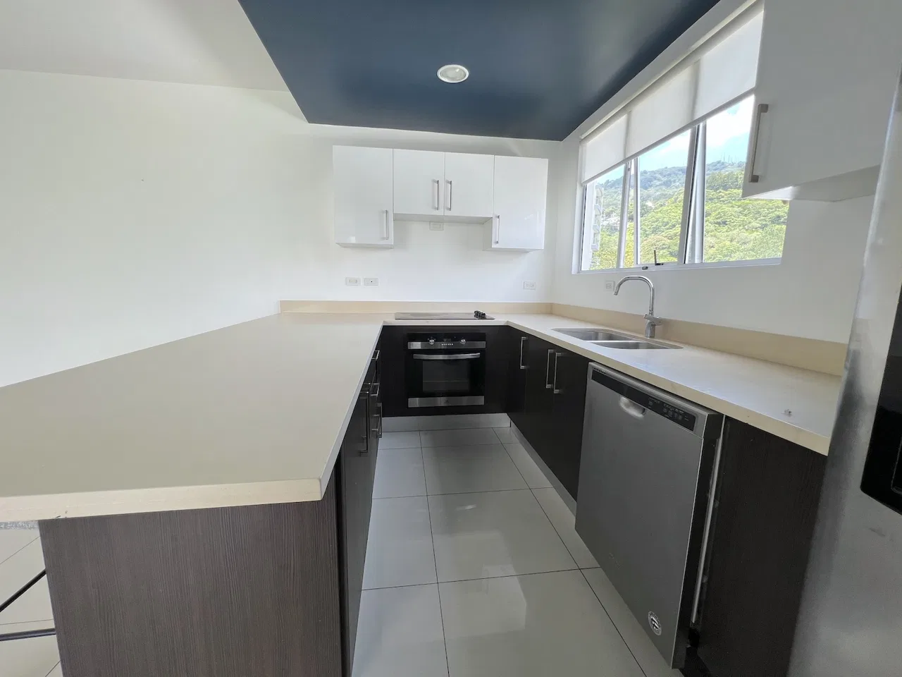 Sale, Spacious Corner Unit Apartment, 3B, 2.5B, 2P With Great Views, in Escazu, photo 9