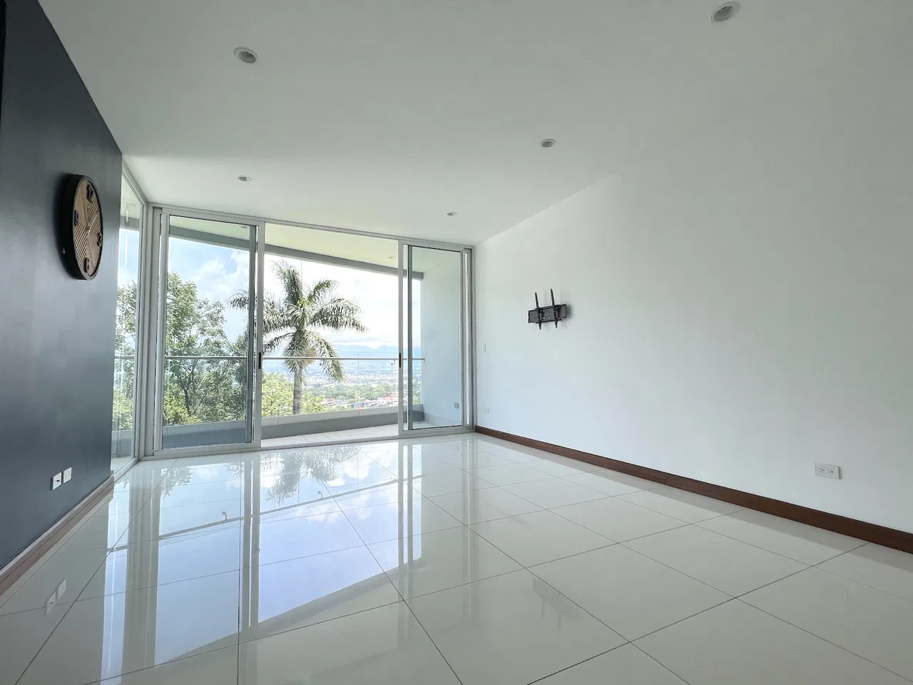 Sale, Spacious Corner Unit Apartment, 3B, 2.5B, 2P With Great Views, in Escazu, photo 10